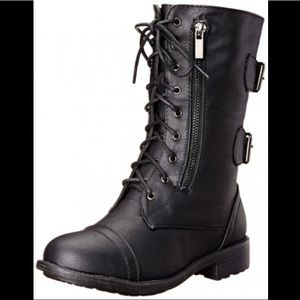 LOLA SHOETIQUE | COMBAT BOOTS